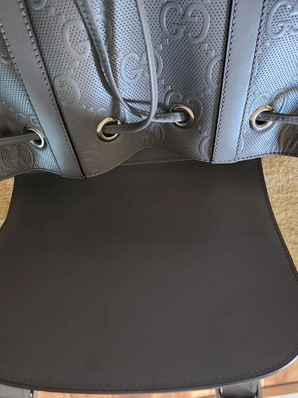 Gucci embossed 34cm by